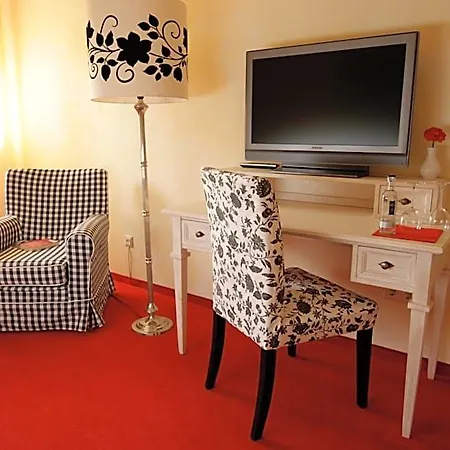 فندق Hotel Villa Verde 3*
