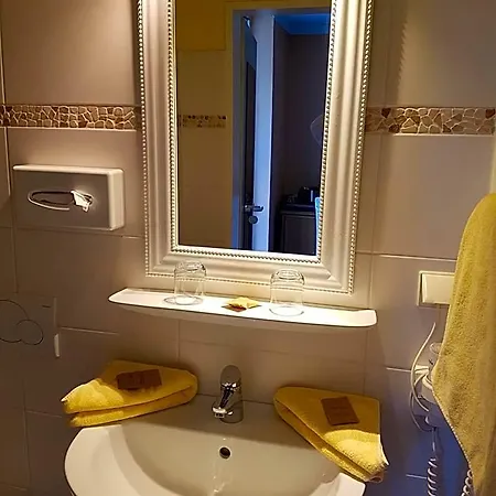 فندق Hotel Villa Verde 3*