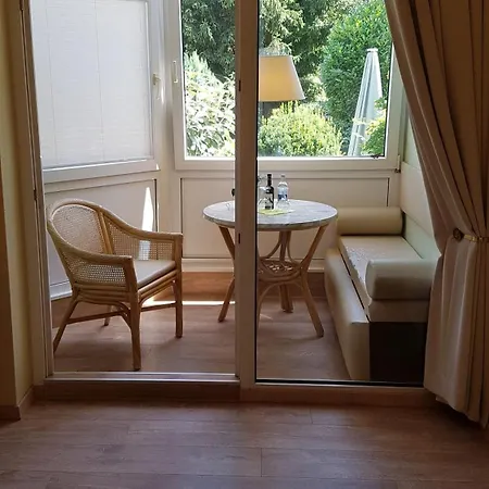 Отель Hotel Villa Verde Дюссельдорф